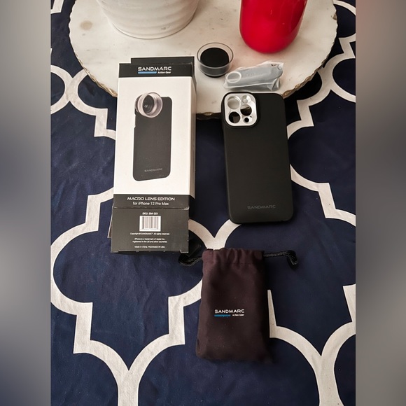 Sandmarc Action Gear MACRO LENS EDITION
for iPhone 12 Pro Max with Case - Picture 2 of 2